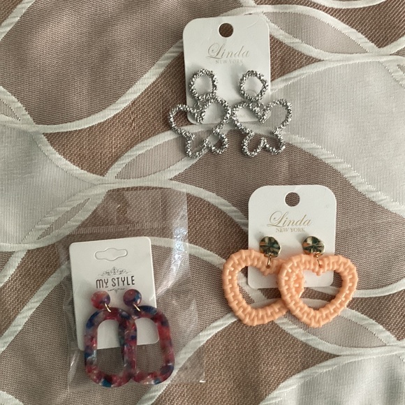 Earrings - Picture 2 of 11